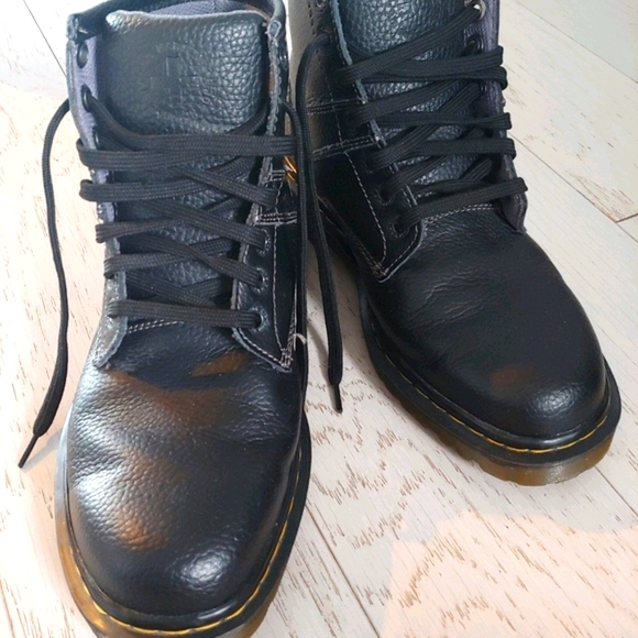 Dr Martens Roseland 7 eyelet leather boots - Picture 5 of 9